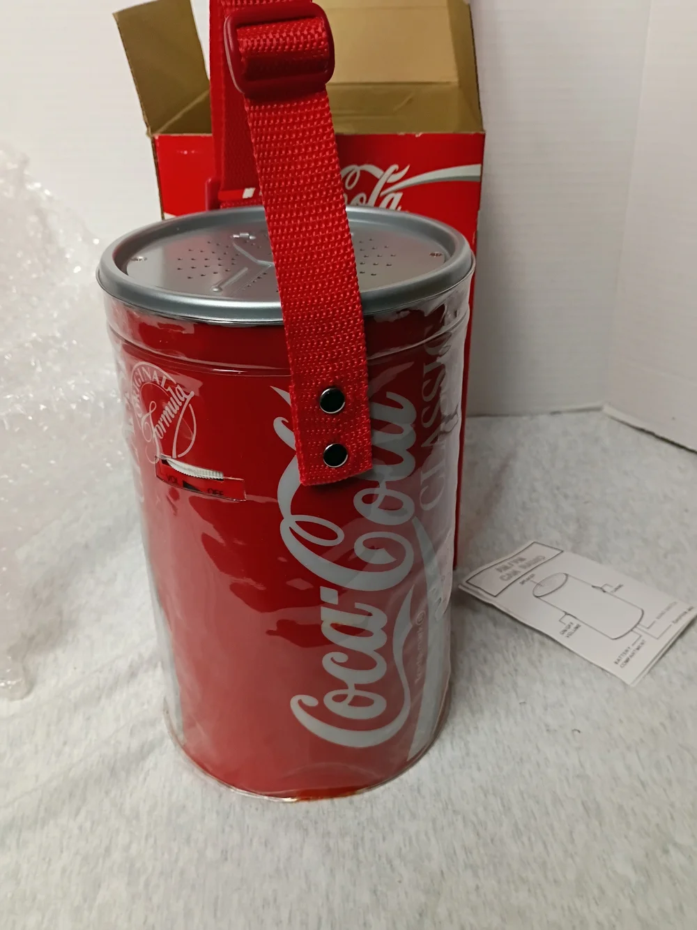Vintage “Giant” Coke Can AM/FM Radio 1991
